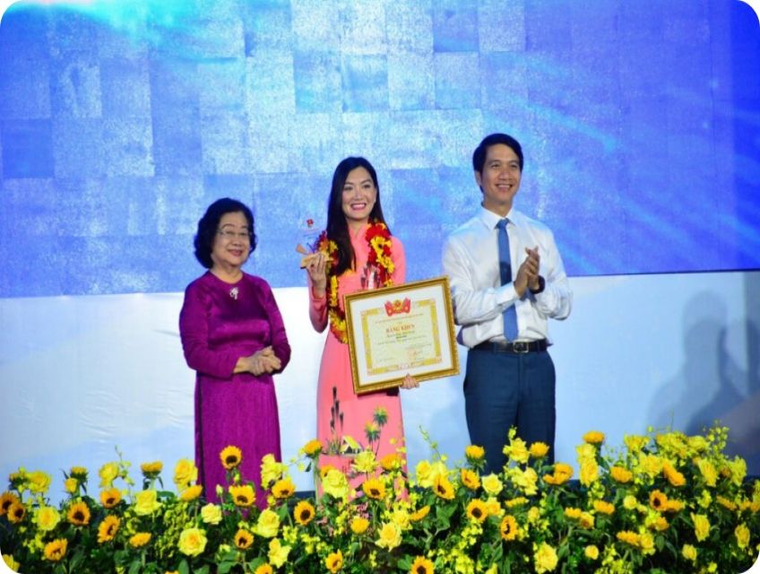 Quỹ Từ thiện Kim Oanh nhận giải thưởng Tình nguyện quốc gia 2023.