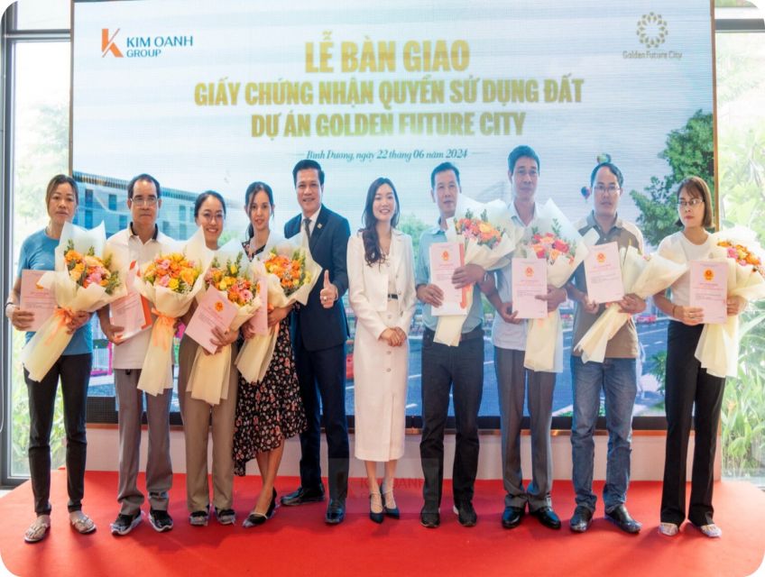Kim Oanh Group bàn giao Giấy chứng nhận Quyền sử dụng đất dự án Golden Future City